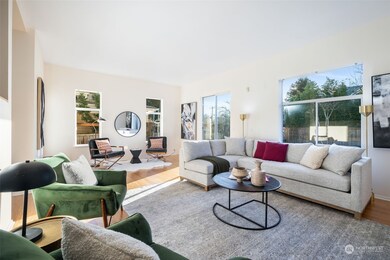 LR opens up to back deck