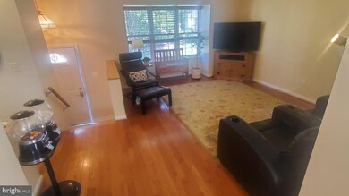 2365 Hunters Square Ct, Reston, VA 20191 - photo 4