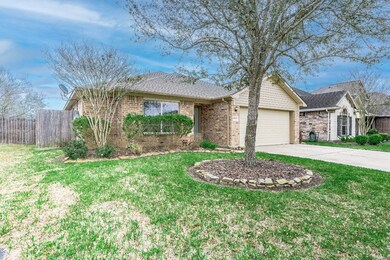 1822 Winding Trail Ln, Alvin, TX 77511 - photo 2