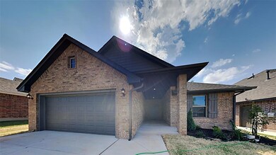 7055 N Richardson Ct, Warr Acres, OK 73132 - photo 3