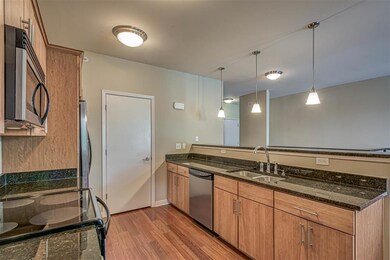 Modern Linear Kitchen makes the best layout for en