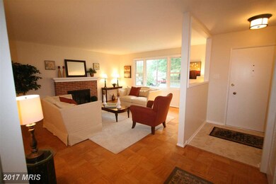 5215 Portsmouth Rd, Fairfax, VA 22032 - photo 2