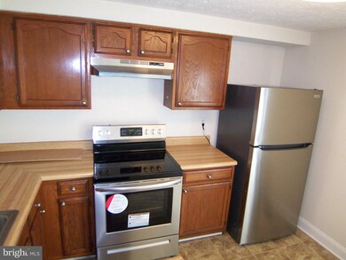 929 N Angel Valley Ct, Edgewood, MD 21040 - photo 2