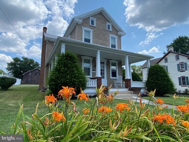 524 S Queen St, Littlestown, PA 17340 - photo 3