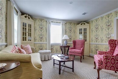 Living room (formerly the dining room)
