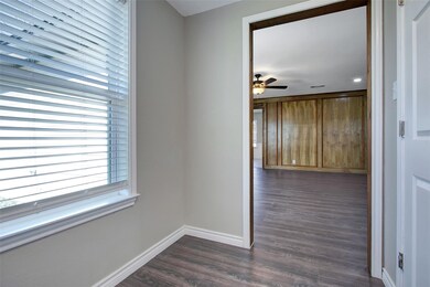 329 W Texas St, Denison, TX 75020 - photo 5