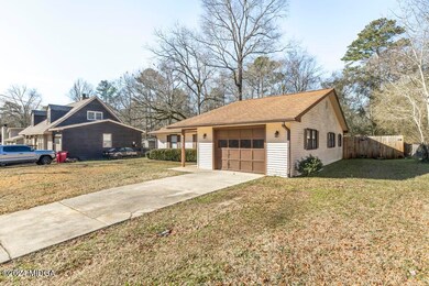 255 Jefferson Cir 6