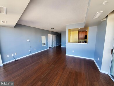 The Crescent unit 1209, Silver Spring, MD 20910 - photo 3
