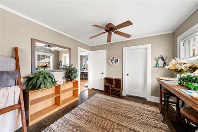 2209 38th St, Des Moines, IA 50310 - photo 4