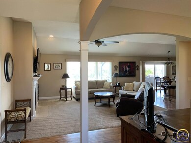 4118 SW Misty Harbor Ave, Topeka, KS 66610 - photo 4