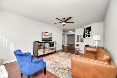 4641 Wild Indigo St unit 450, Houston, TX 77027 - photo 5