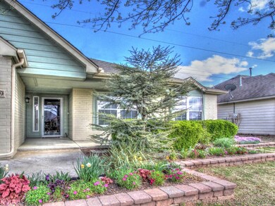 4309 S Narcissus Ave, Broken Arrow, OK 74011 - photo 2