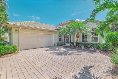 LIVING ROOM OPEN TO KITCHEN AND FULL POCKETING GLA