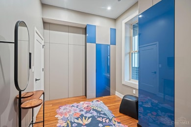 221 Kemp Aly, Cincinnati, OH 45202 - photo 4