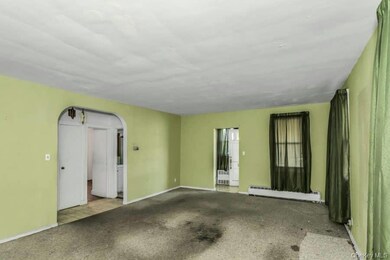 291 Lincoln St, Franklin Square, NY 11010 - photo 4