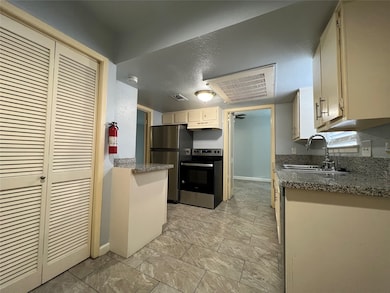 6200 W Tidwell Rd unit 902, Houston, TX 77092 - photo 3