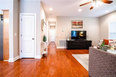 74 W Chapel Rd, Asheville, NC 28803 - photo 4