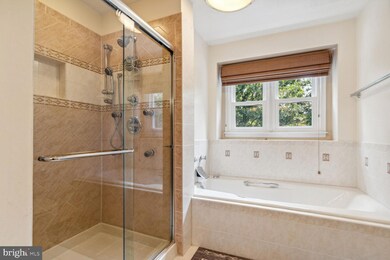 11041 Snowshoe Ln, Rockville, MD 20852 - photo 6