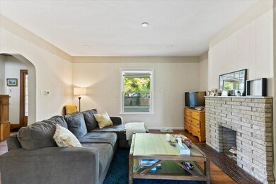 06-Formal Living
