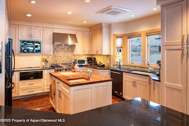 413 W Smuggler St, Aspen, CO 81611 - photo 3