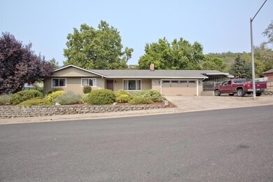 420 Nugget Dr, Rogue River, OR 97537 - photo 3