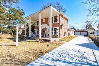 2517 Avenue I, Bay City, TX 77414 - photo 2