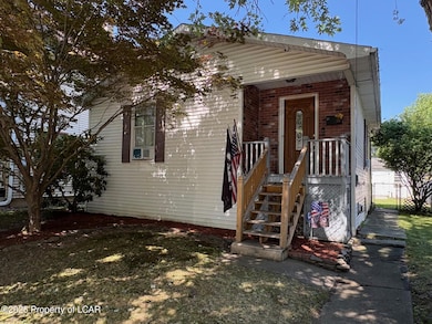 39 S Thomas Ave, Kingston, PA 18704 - photo 2