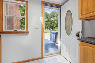 03-451-S-Main-St-Concord-MI-49237-Window