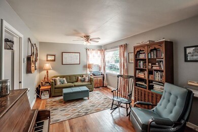 1090 13th Ave SW, Albany, OR 97321 - photo 5