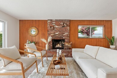 10 - Living Room