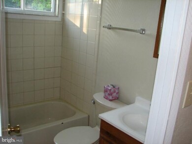 3811 26th Ave unit 3811, Temple Hills, MD 20748 - photo 4