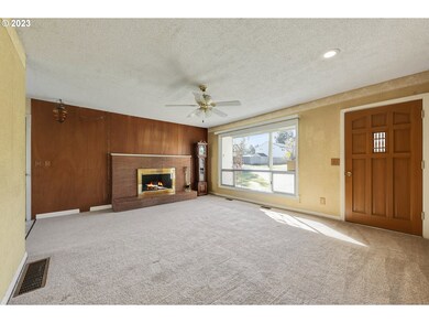 2093 19th St, West Linn, OR 97068 - photo 2