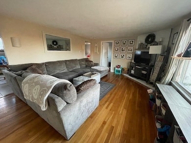 19 Vine St unit 6, Marblehead, MA 01945 - photo 2