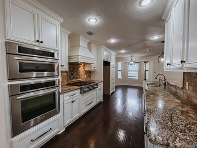 800 Live Oak Ave, Bay City, TX 77414 - photo 7