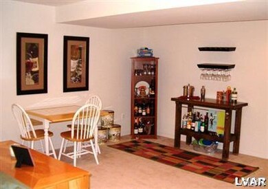 4611 Jasmine Dr, Center Valley, PA 18034 - photo 5