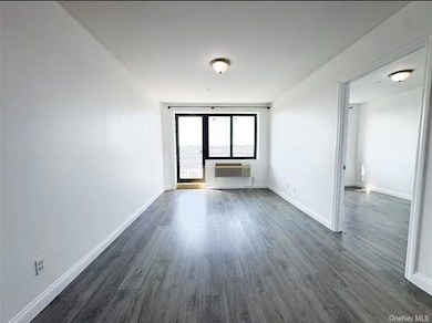 70-26 Queens Blvd unit 5F, Woodside, NY 11377 - photo 5