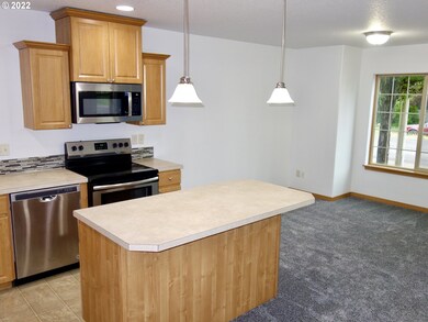 13817 NE 64th Cir, Vancouver, WA 98682 - photo 4