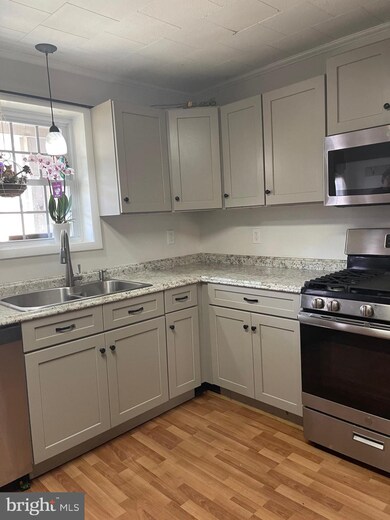 126 S 3rd St, Saint Clair, PA 17970 - photo 2