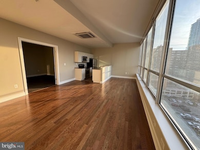 2040 Market St unit 219, Philadelphia, PA 19103 - photo 3