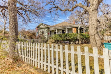 320 Cleveland Ave, Weatherford, TX 76086 - photo 2