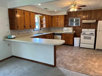 2039 McDonald Ave, New Albany, IN 47150 - photo 6