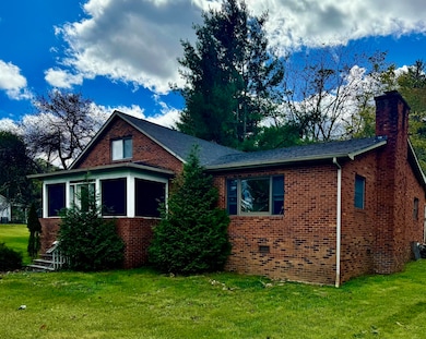 993 Meadow Bridge Rd, Meadow Bridge, WV 25976 - photo 2