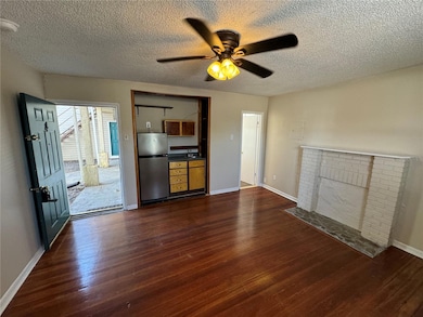 321 W Ianthe St unit 4, Tavares, FL 32778 - photo 4