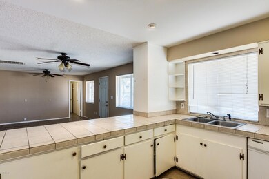 9820 N 14th St, Phoenix, AZ 85020 - photo 4