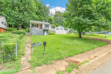 2-web-or-mls-142 Wadsworth Circle-3