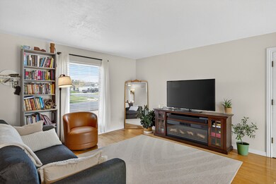 386 Pioneer Ave, Sandy, UT 84070 - photo 5