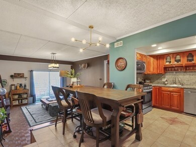 44 Broadlawn Park unit 11B, Chestnut Hill, MA 02467 - photo 5