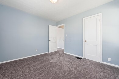 T 1539 E Maynard Ave00012