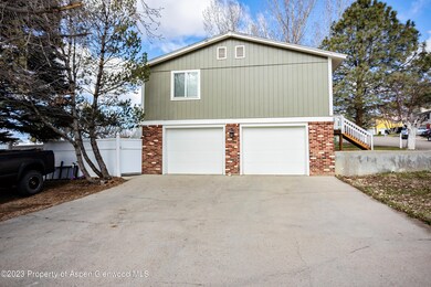 1316 W 8th St, Craig, CO 81625 - photo 4