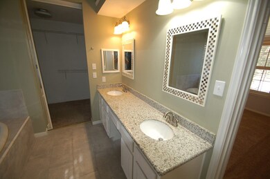 11707 Park Creek Dr, Houston, TX 77070 - photo 6